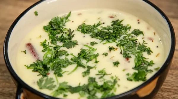Gujarati Curry: Sweet & Tangy Delight Gujarati Curry: Sweet & Tangy Delight